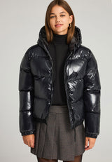 Jachetă matlasată cu glugă