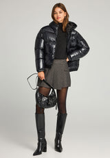 Jachetă matlasată cu glugă