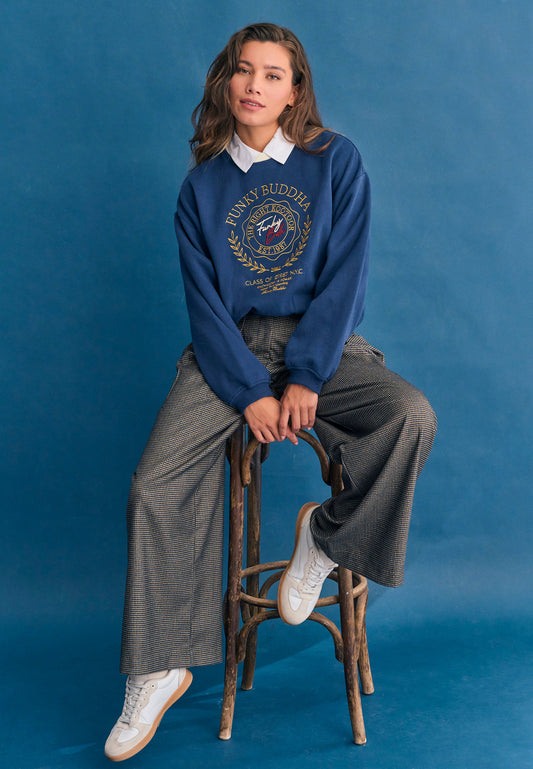 Women's sweatshirt with preppy logo