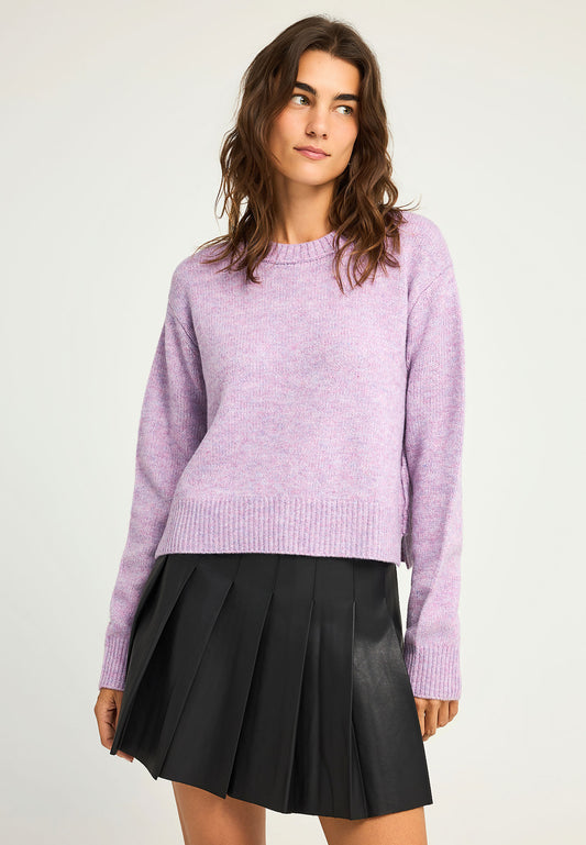 Pulover tricotat sustenabil cu finisaj striat