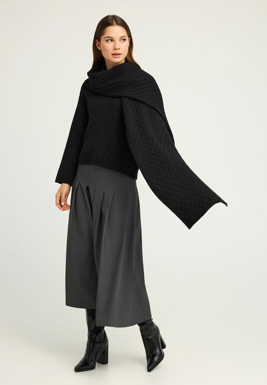 Embossed knitted pullover with scarf
