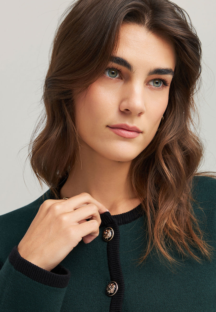 Cardigan tricotat cu dungi și nasturi