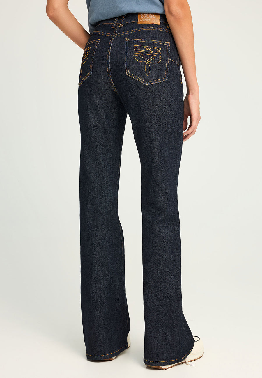 Blugi evazați pentru femei