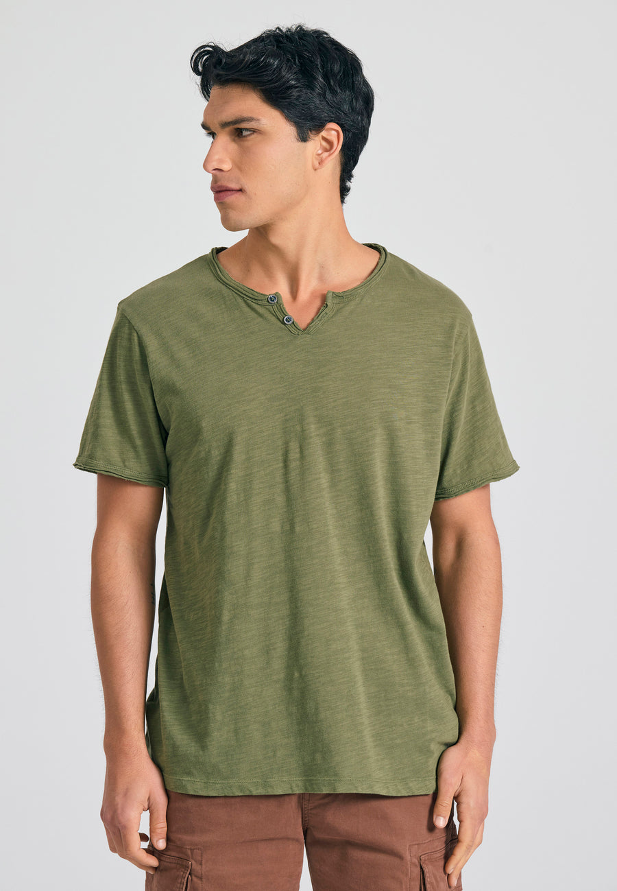 Tricou cu guler henley și croi brut - The essentials - Verde vânătoresc