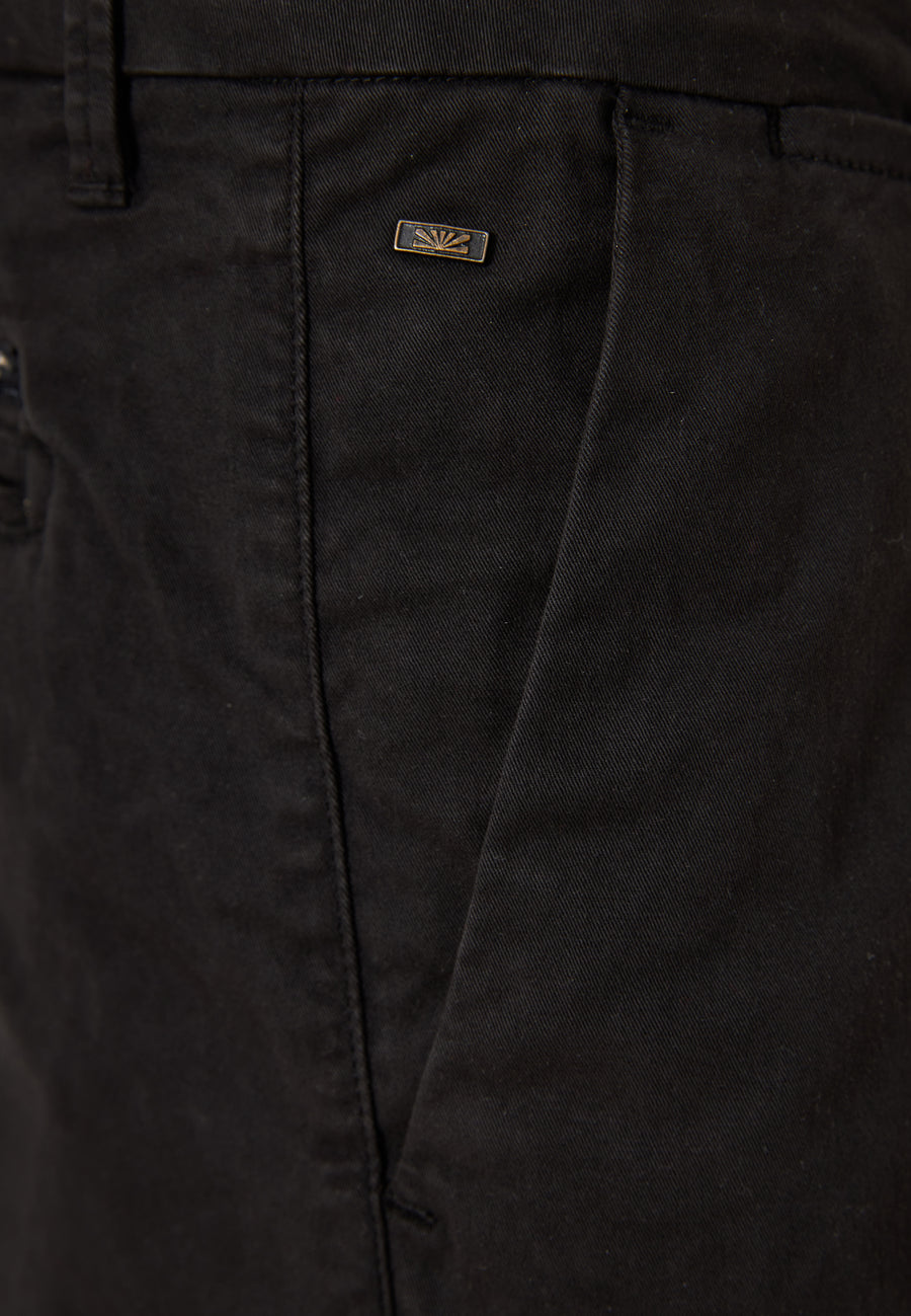 Pantaloni chino pentru bărbați - Esențiale