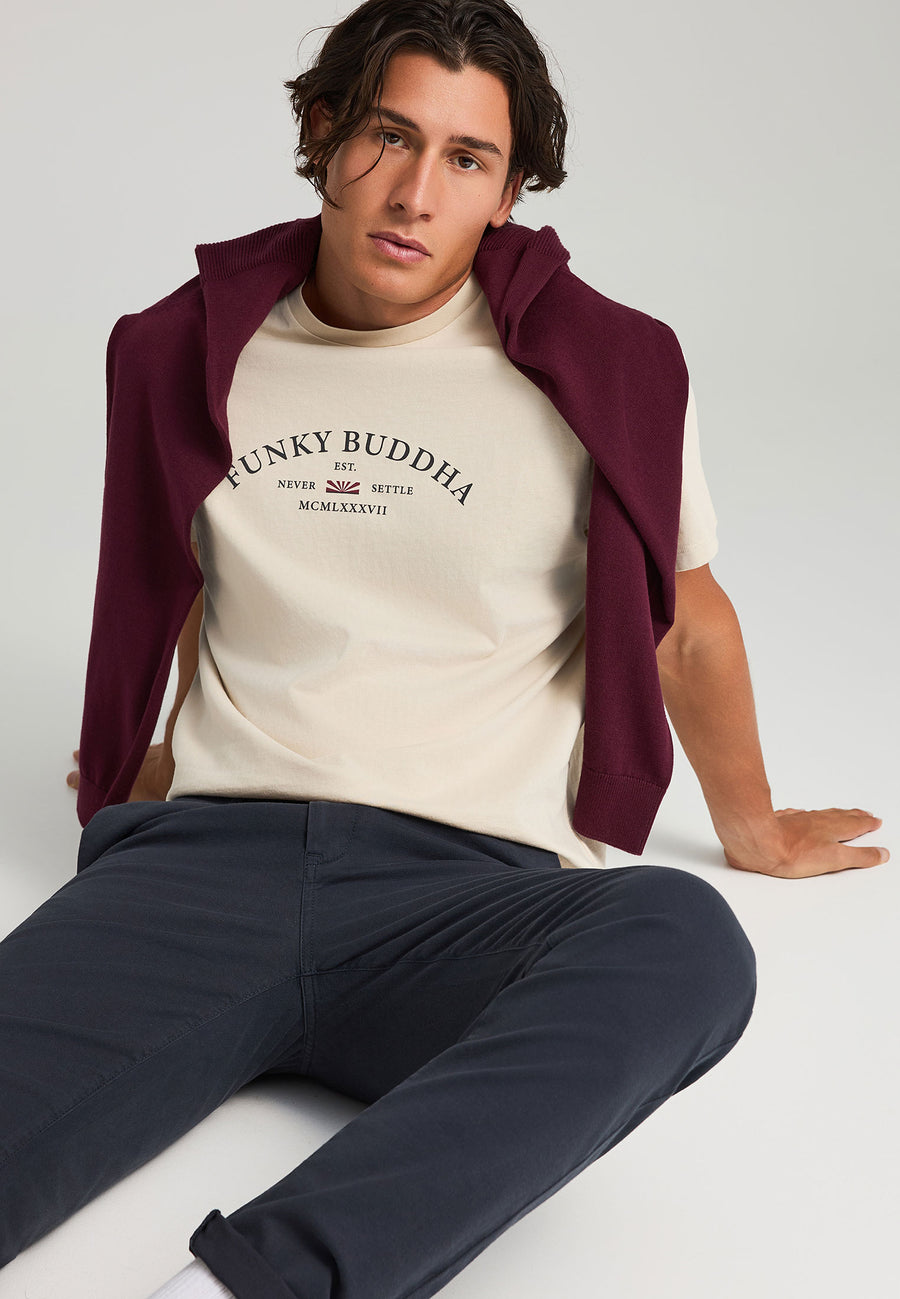 Pantaloni chino pentru bărbați - Esențiale