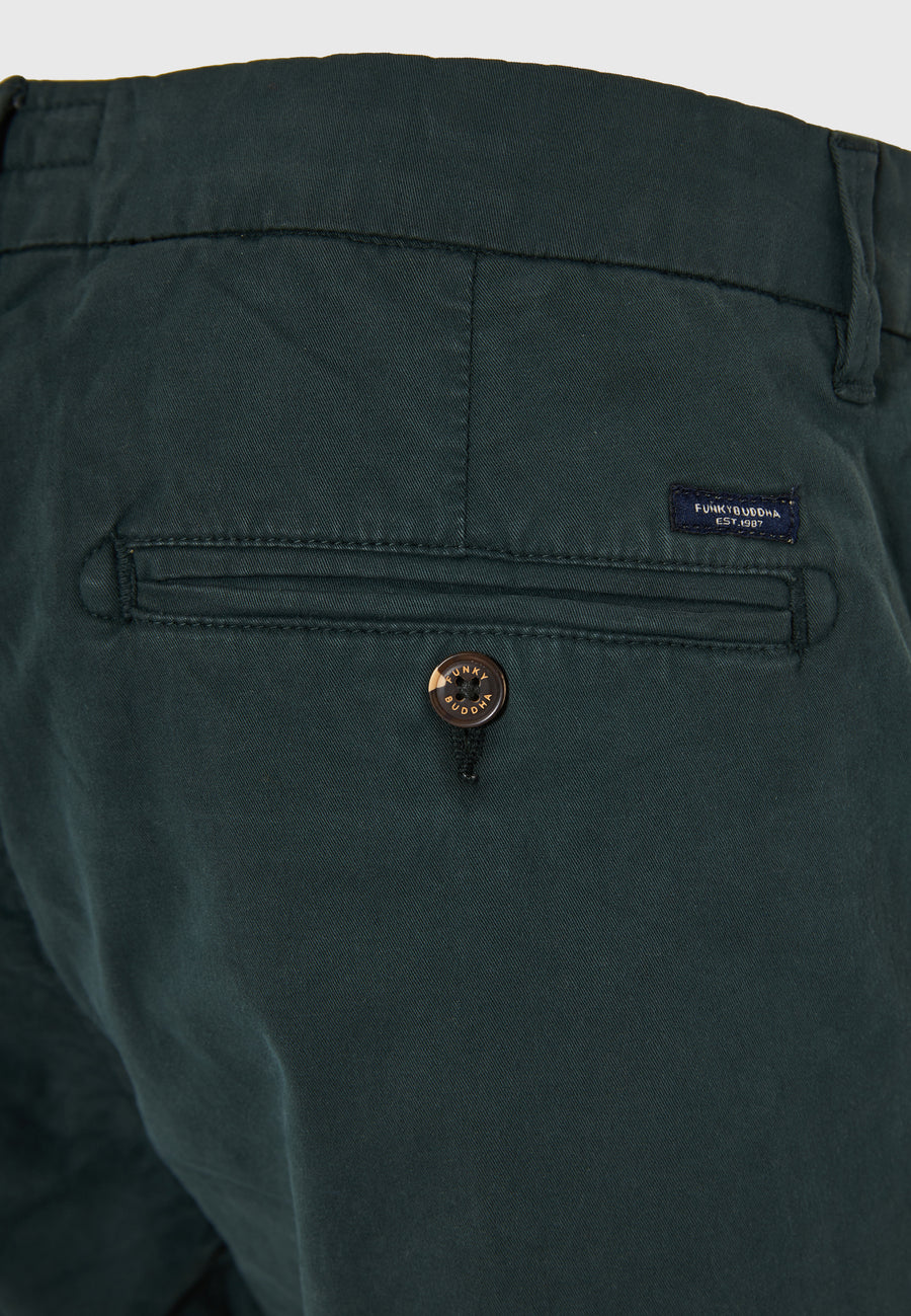 Pantaloni chino pentru bărbați - Esențiale