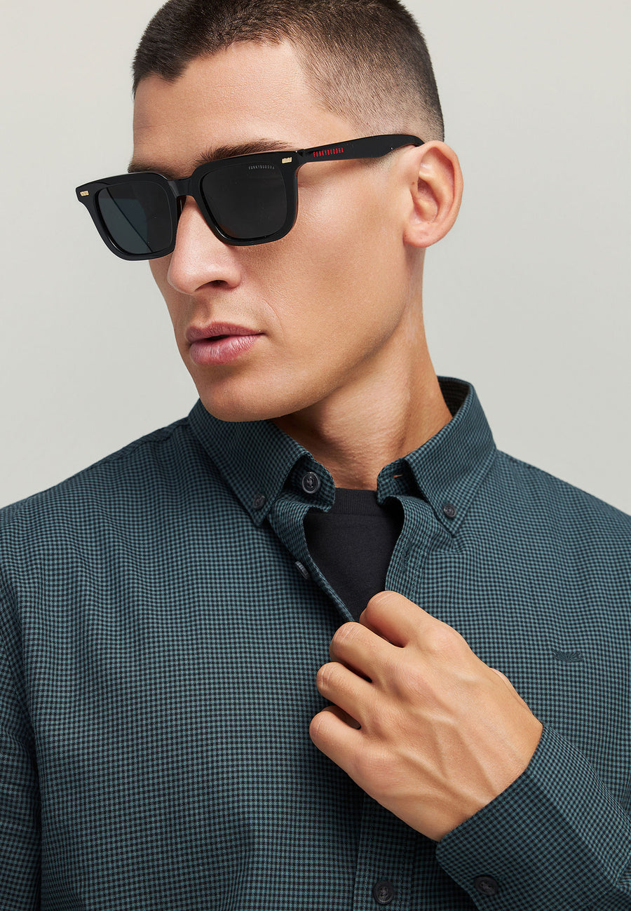 Cămașă bărbătească din bumbac cu carouri