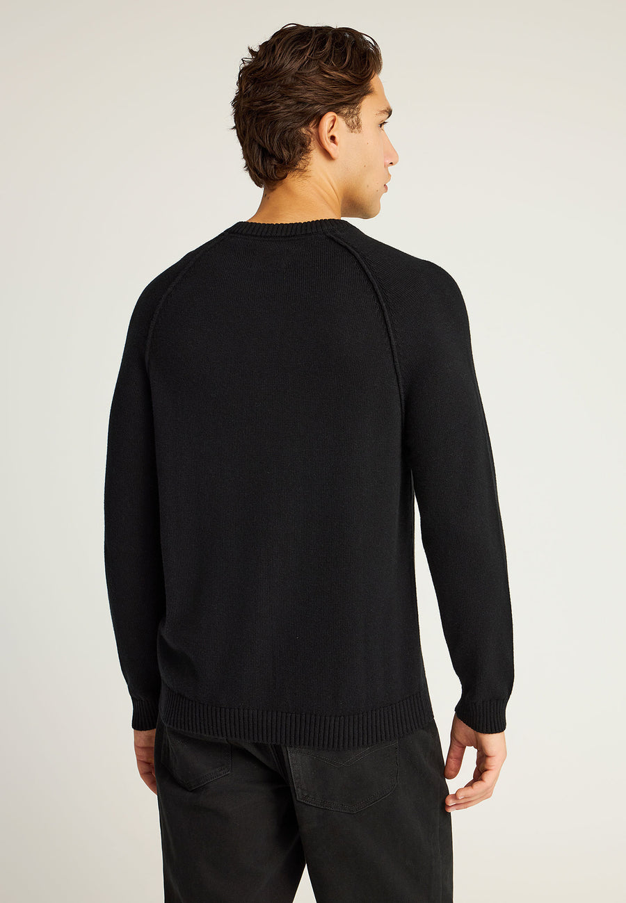 Pulover bărbătesc cu guler rotund