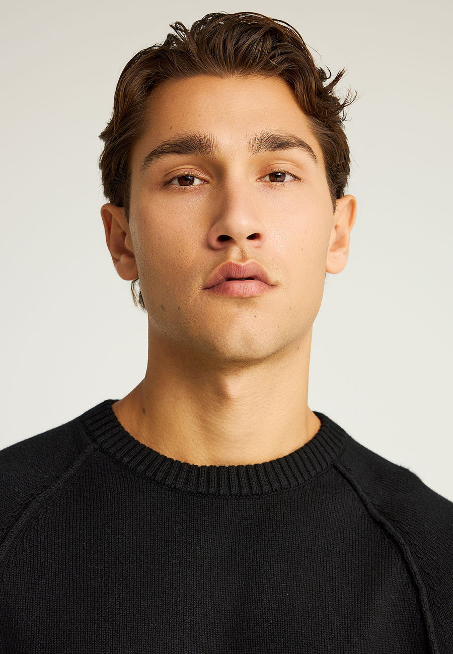 Pulover bărbătesc cu guler rotund