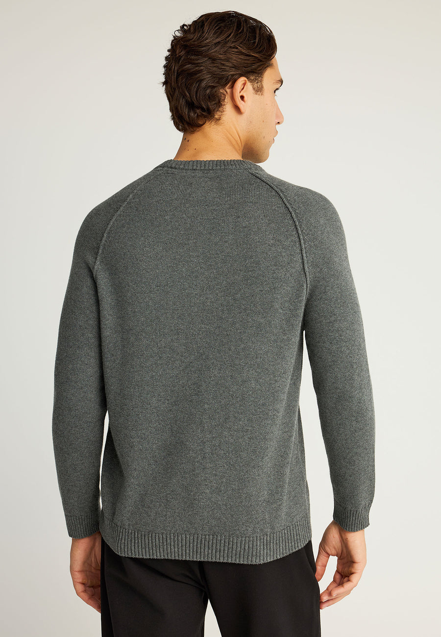 Pulover bărbătesc cu guler rotund