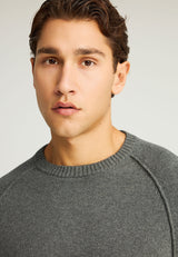 Pulover bărbătesc cu guler rotund