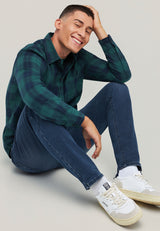 Blugi lejeri cu croială conică