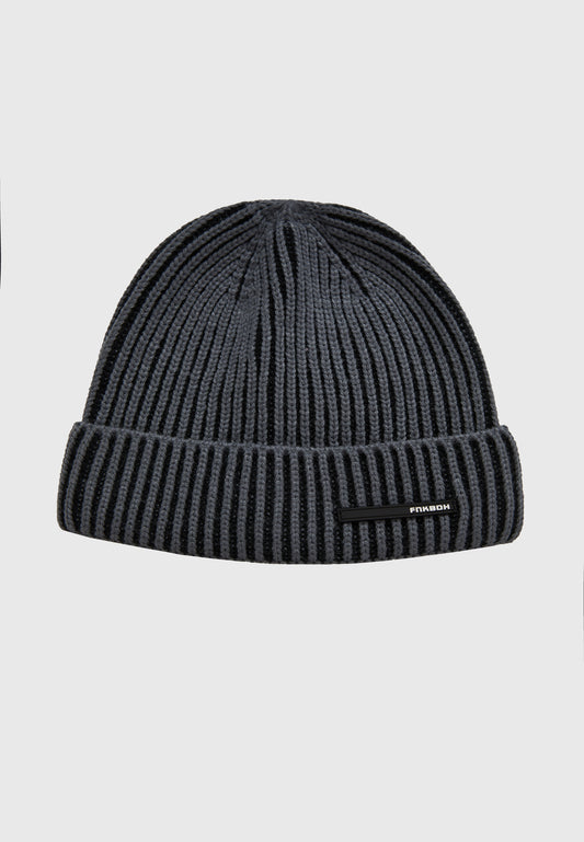 Men's beanie with structure weaving