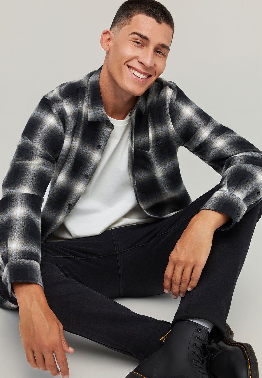 Blugi lejeri cu croială conică