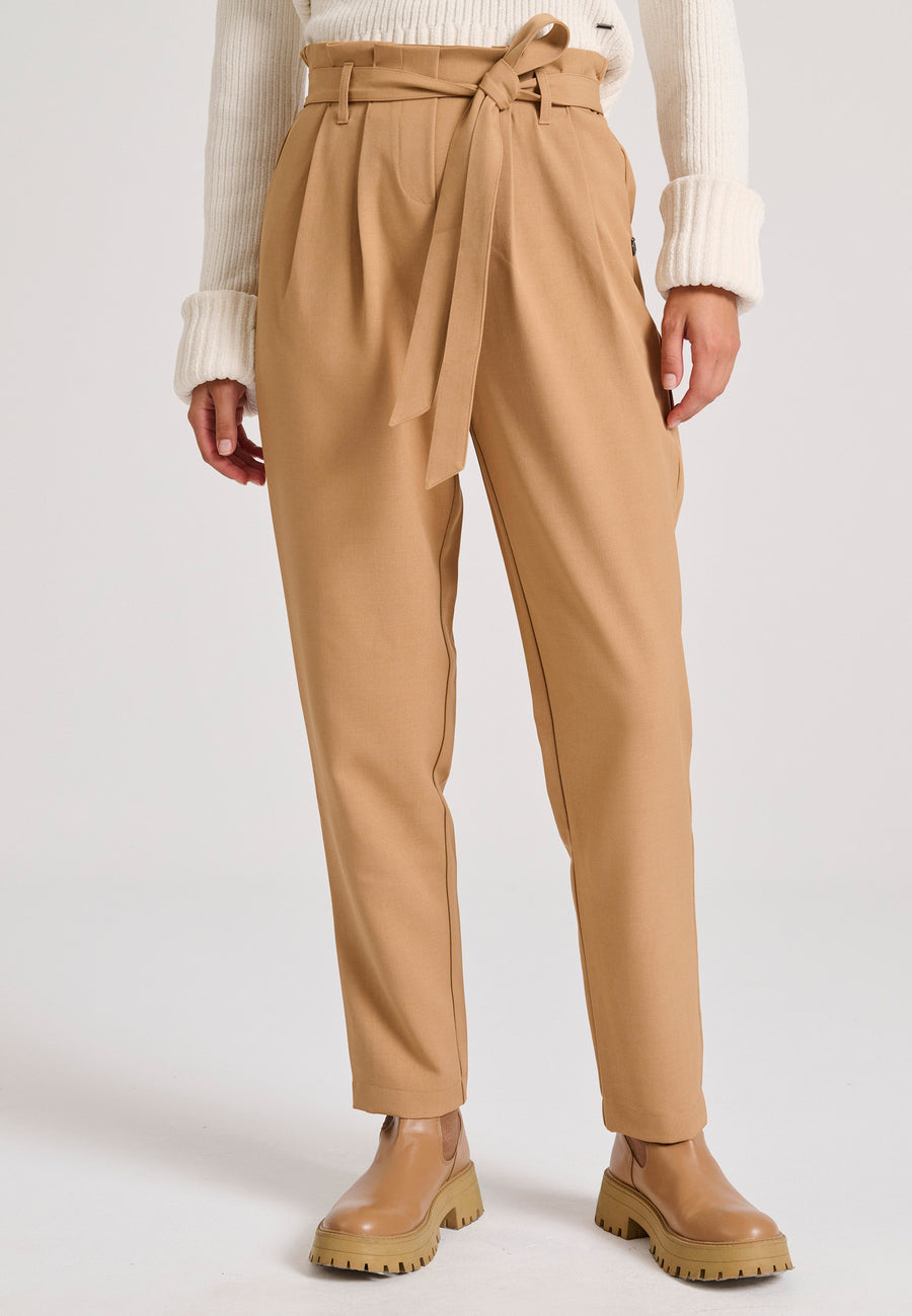 Pantaloni casual pentru femei cu pliuri