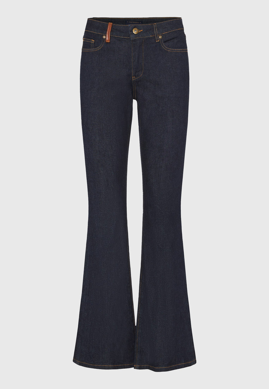 Blugi evazați pentru femei