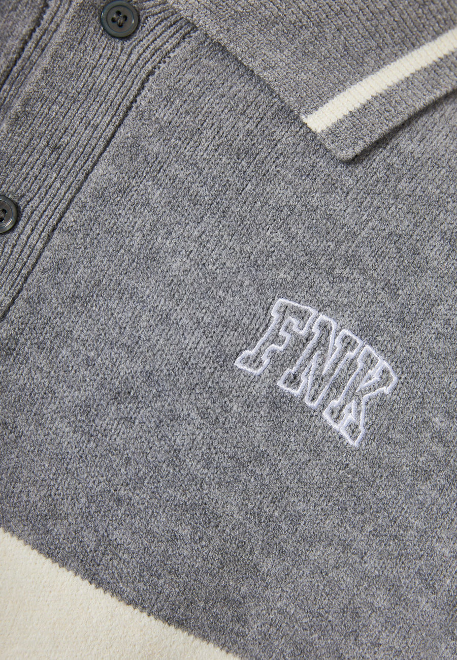 Pulover tricotat cu dungi și guler pentru bărbați