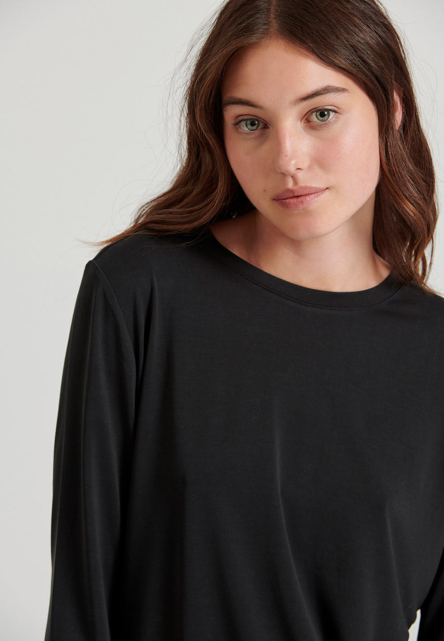 Tricou cu guler rotund și mânecă lungă