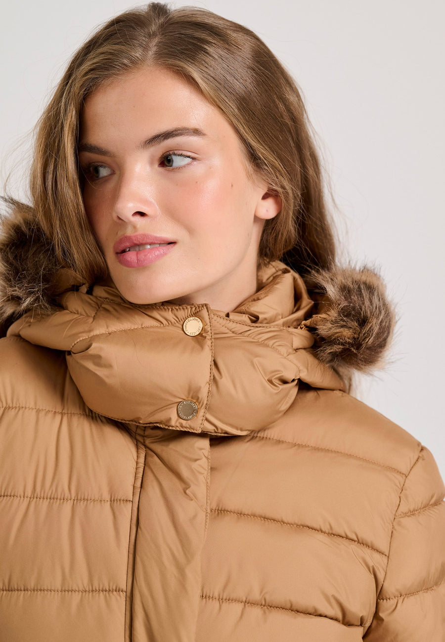 Jachetă matlasată cu blană detașabilă