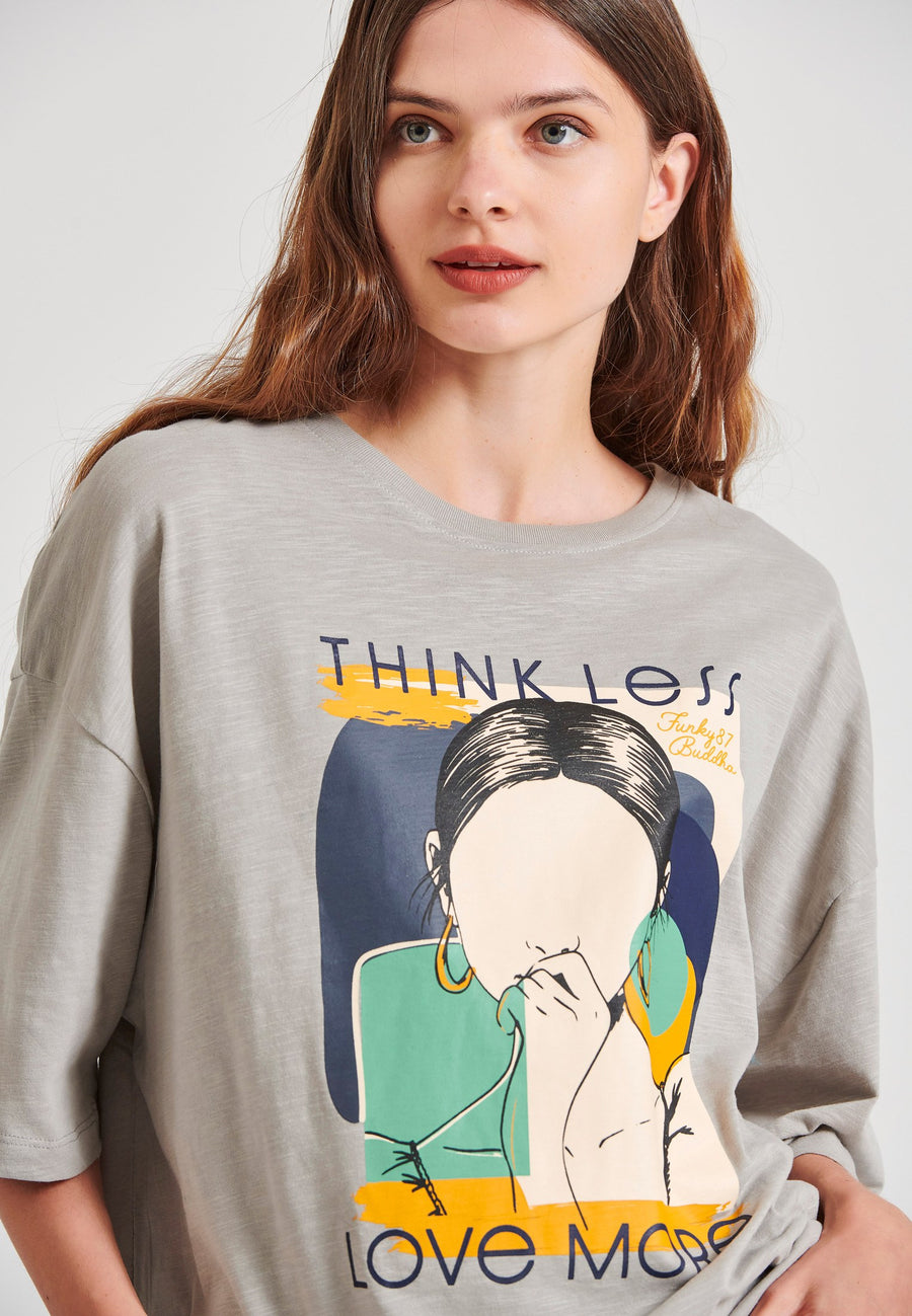 Tricou lejer cu imprimeu cu rame pe piept