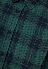 Cămașă bărbătească în carouri cu buzunar la piept