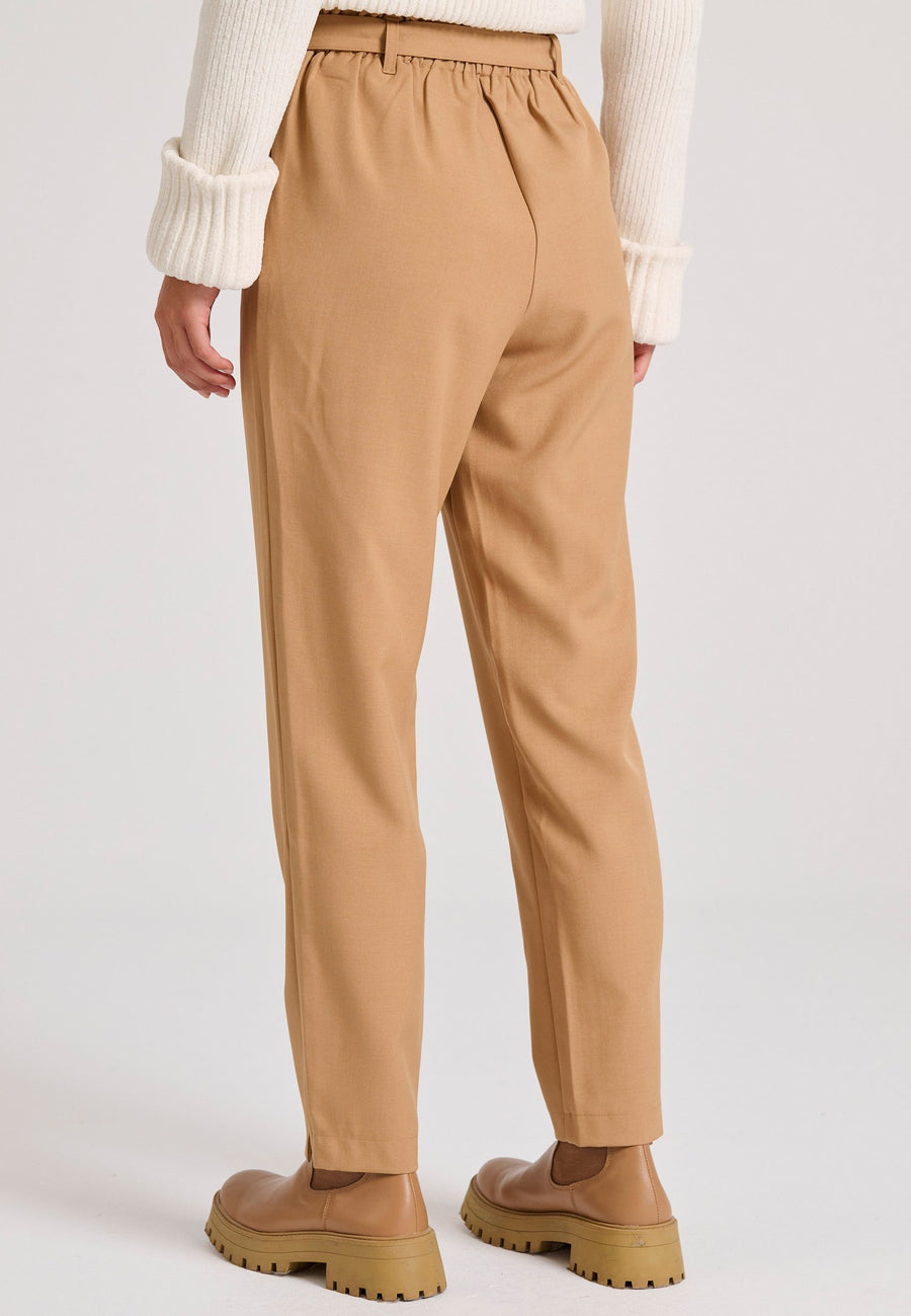 Pantaloni casual pentru femei cu pliuri