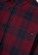 Cămașă bărbătească în carouri cu buzunar la piept