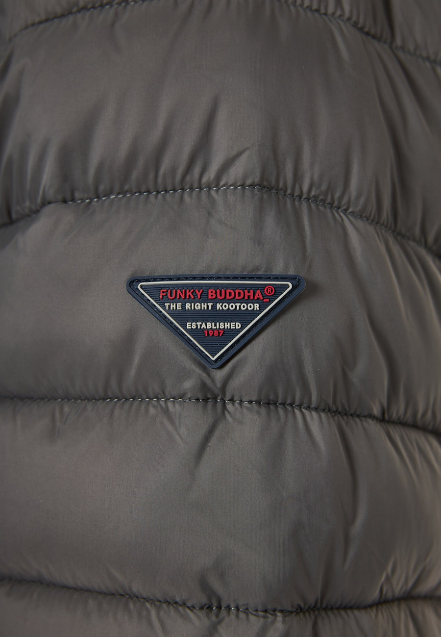 Jachetă de călătorie cu glugă detașabilă