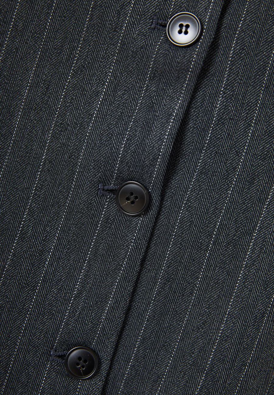 Rochie fără mâneci cu nasturi