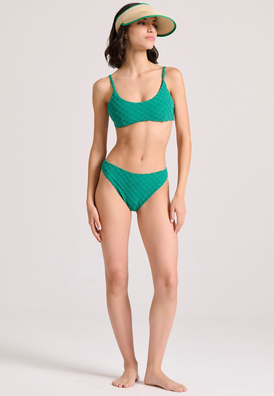 VIBRANT GREEN