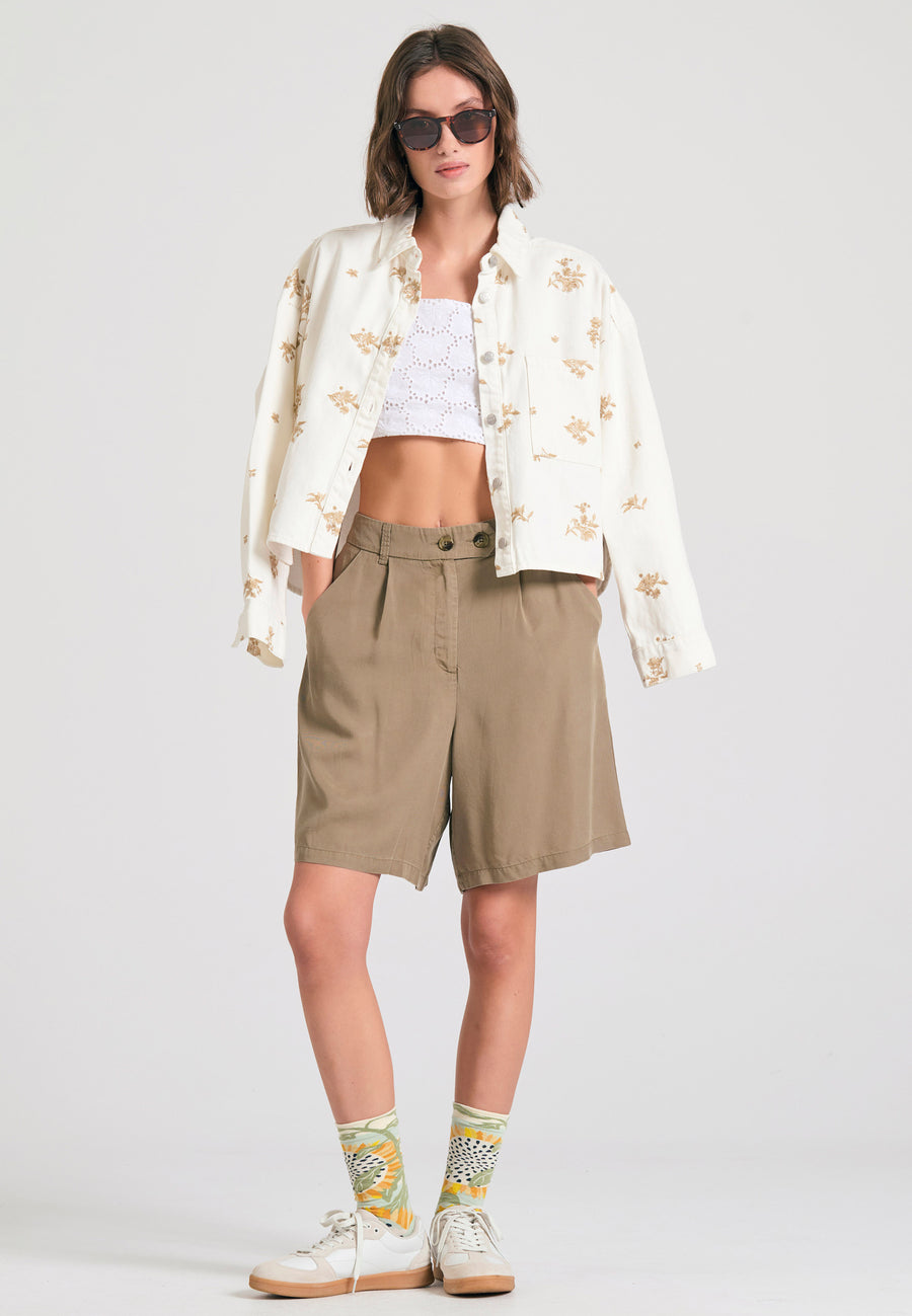 Lyocell garment dyed shorts with pleats - Oregano