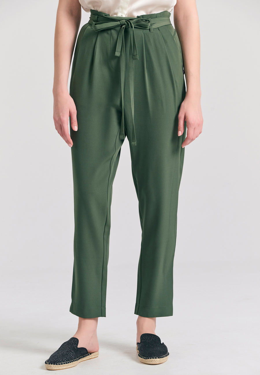 Casual pants with pleats and waist belt - Khaki
