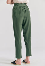 Pantaloni casual cu pliuri și curea în talie - Kaki