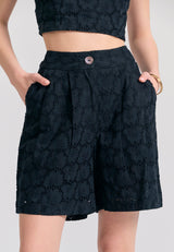 Women's embroidery shorts with pleats - Black
