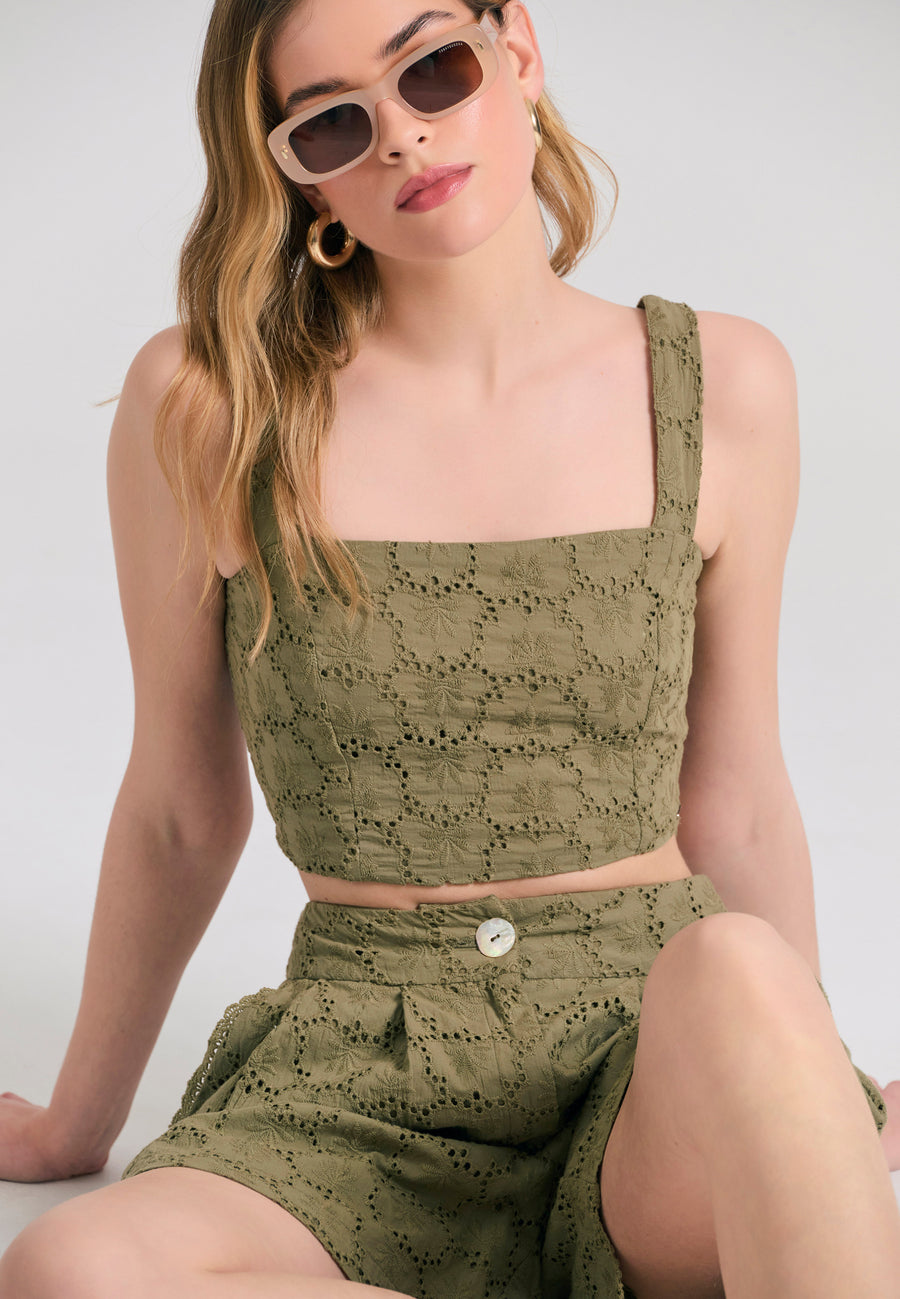 Women's embroidery shorts with pleats - Oregano