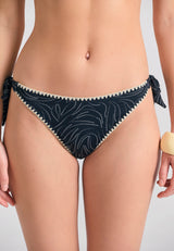 Slip de baie cu imprimeu integral și cusături decorative - Negru