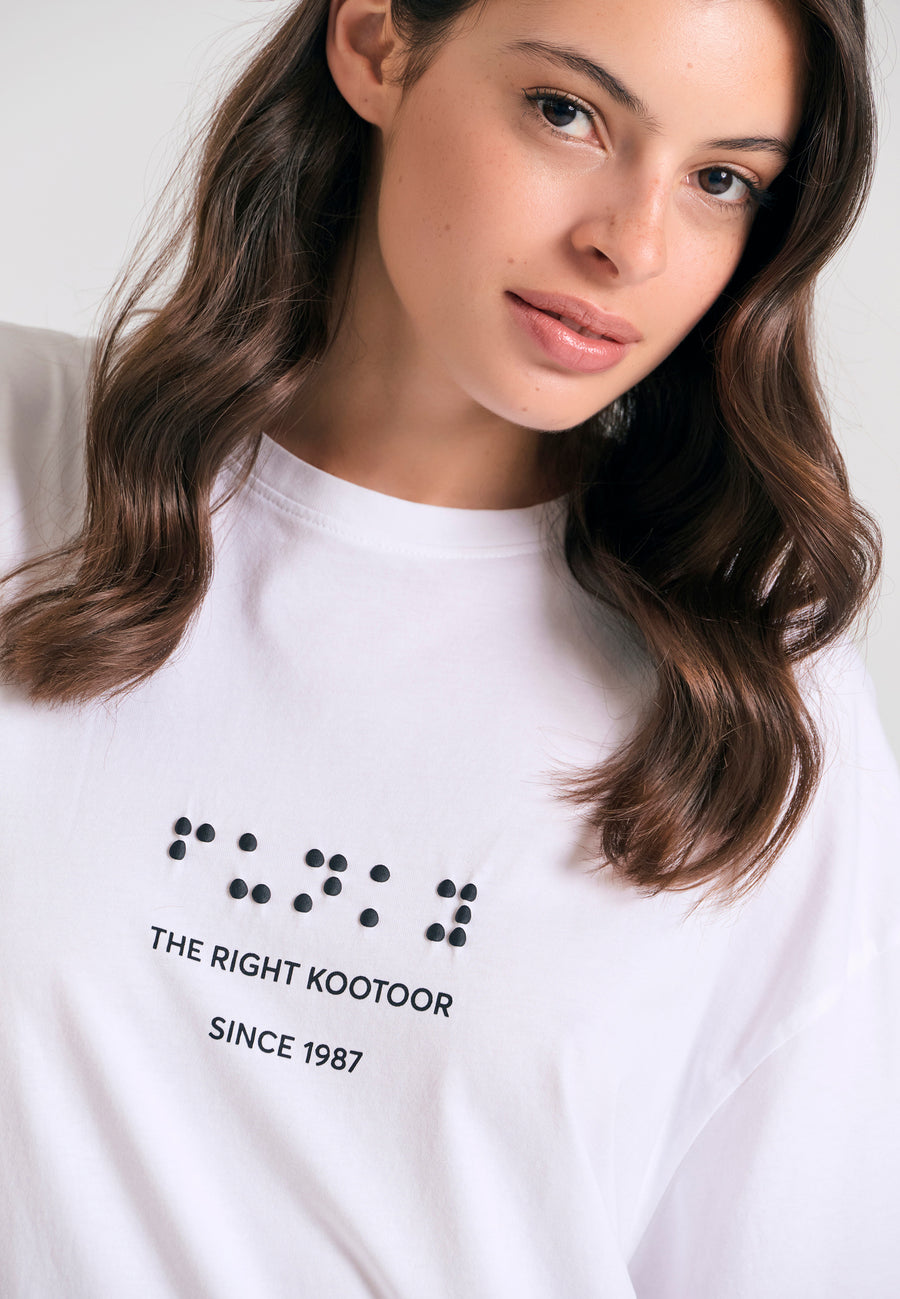 Loose fit t-shirt with embossed print on the back - White
