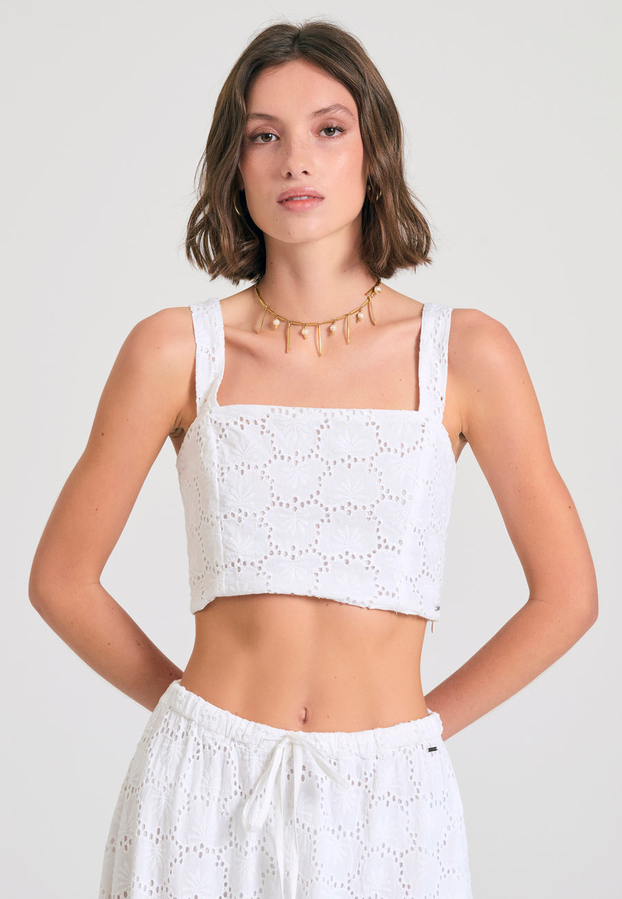 Top scurt cu broderie și model - Alb