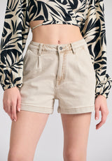 Garment dyed denim shorts with pleats - Chalk