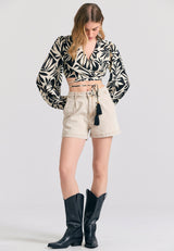 Garment dyed denim shorts with pleats - Chalk
