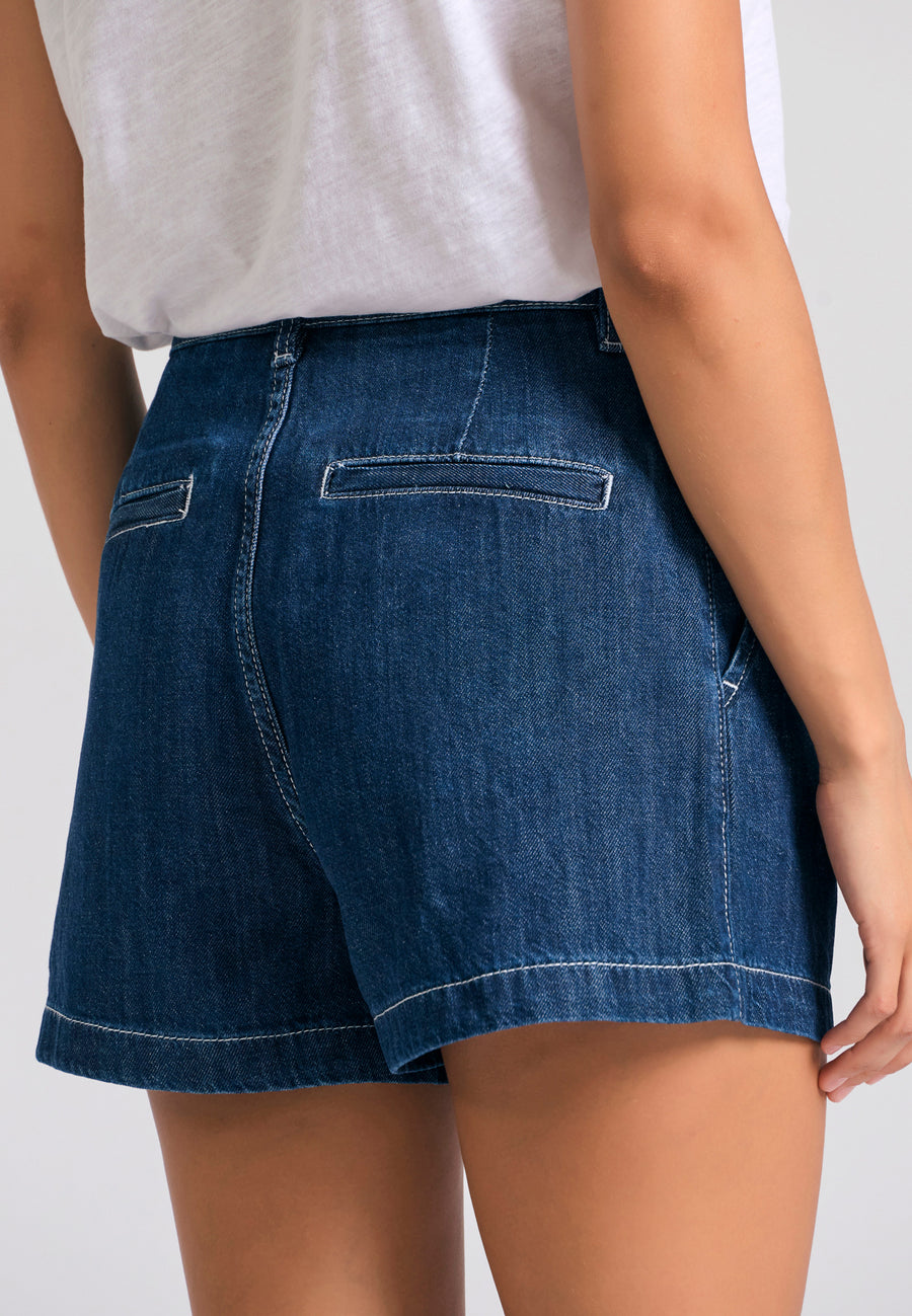Loose fit lyocell blend denim shorts with pleats - Dk blue