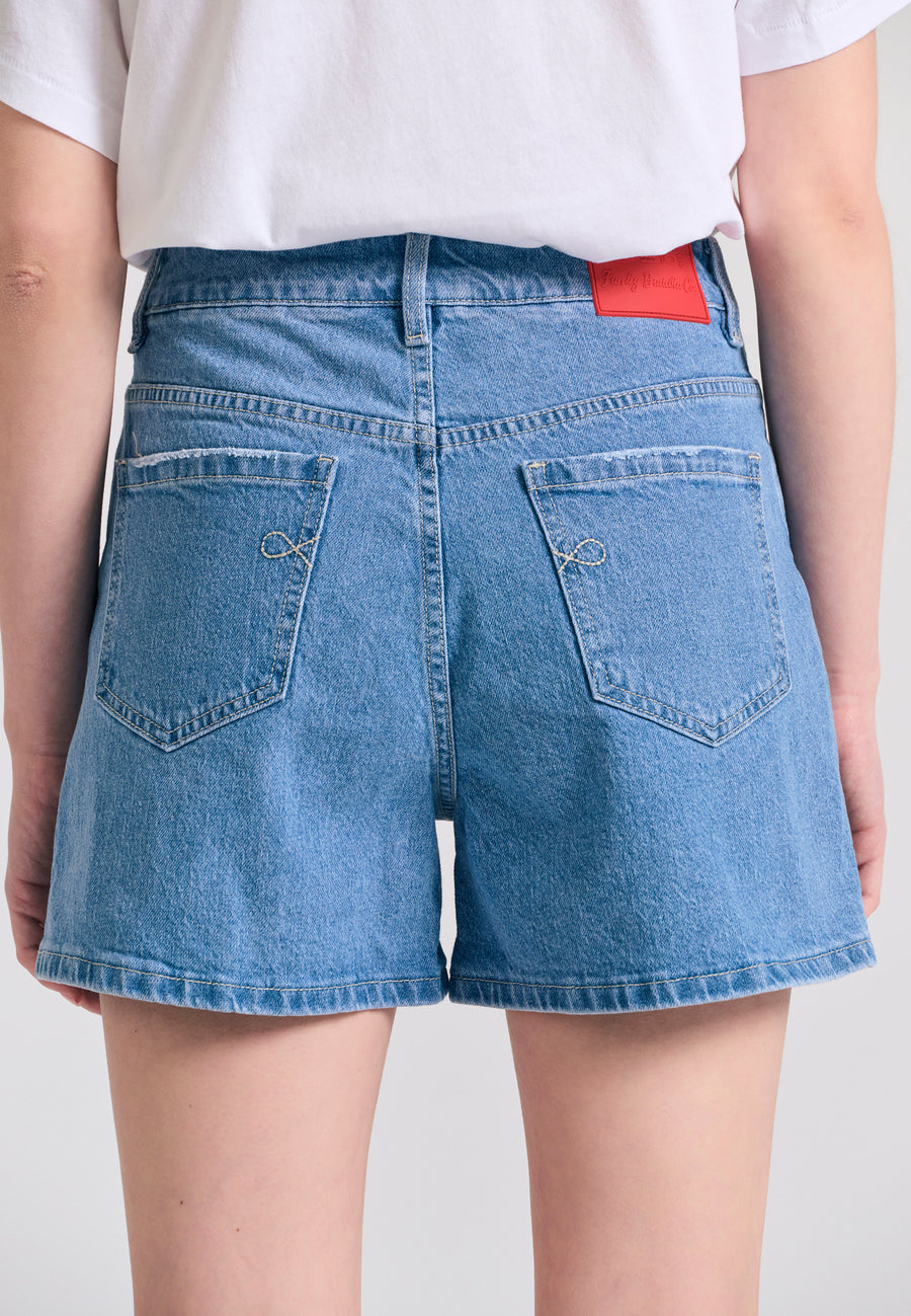 Pantaloni scurți din denim pentru femei cu decolorare ușoară - Albastru deschis