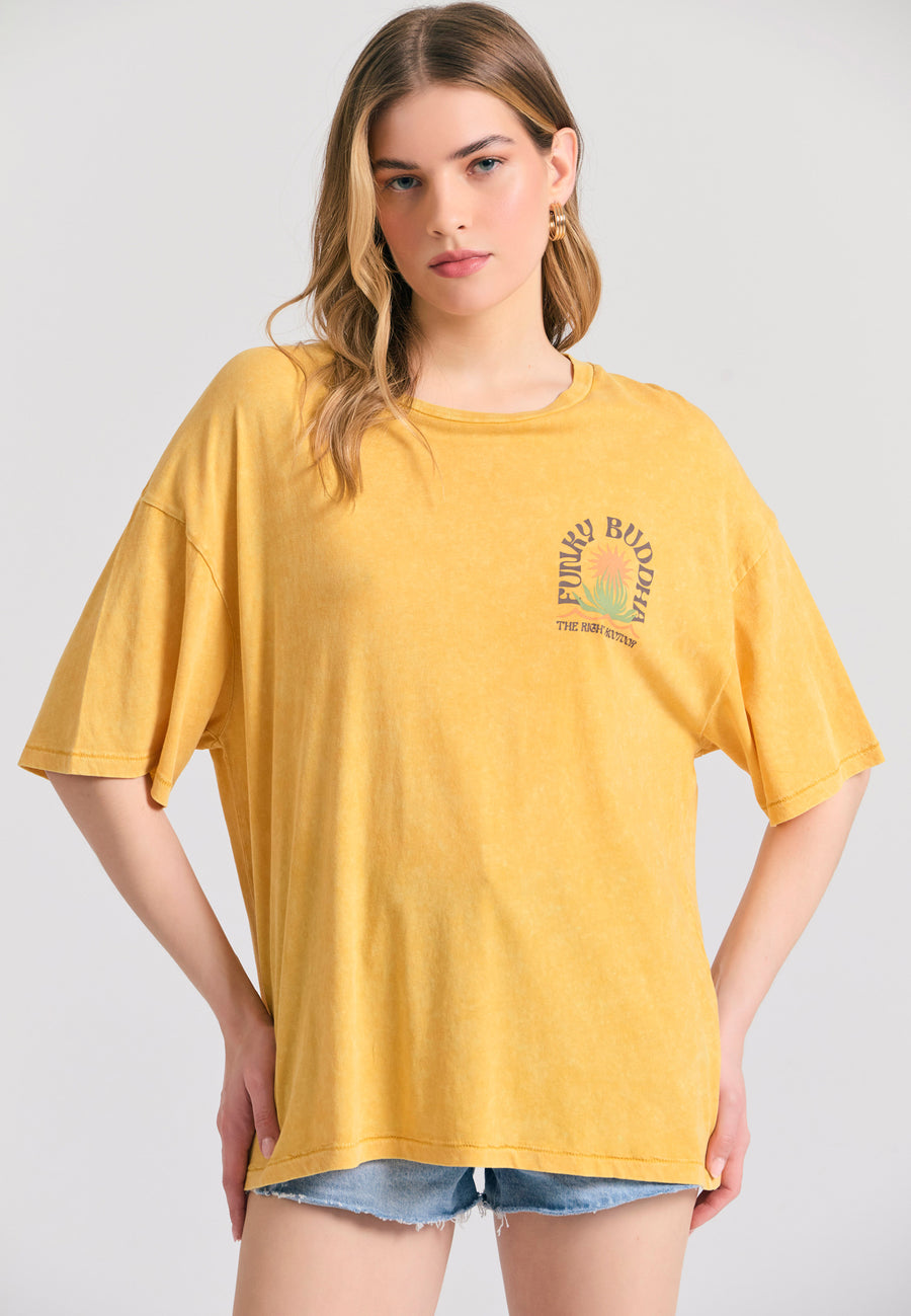 Tricou supradimensionat vopsit în haine cu imprimeu pe spate - Muștar