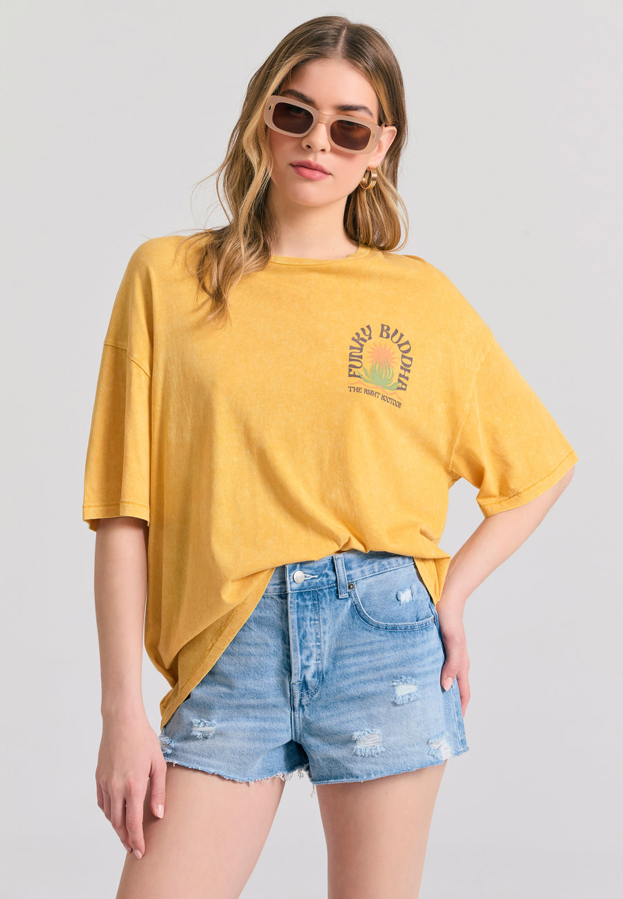 Tricou supradimensionat vopsit în haine cu imprimeu pe spate - Muștar