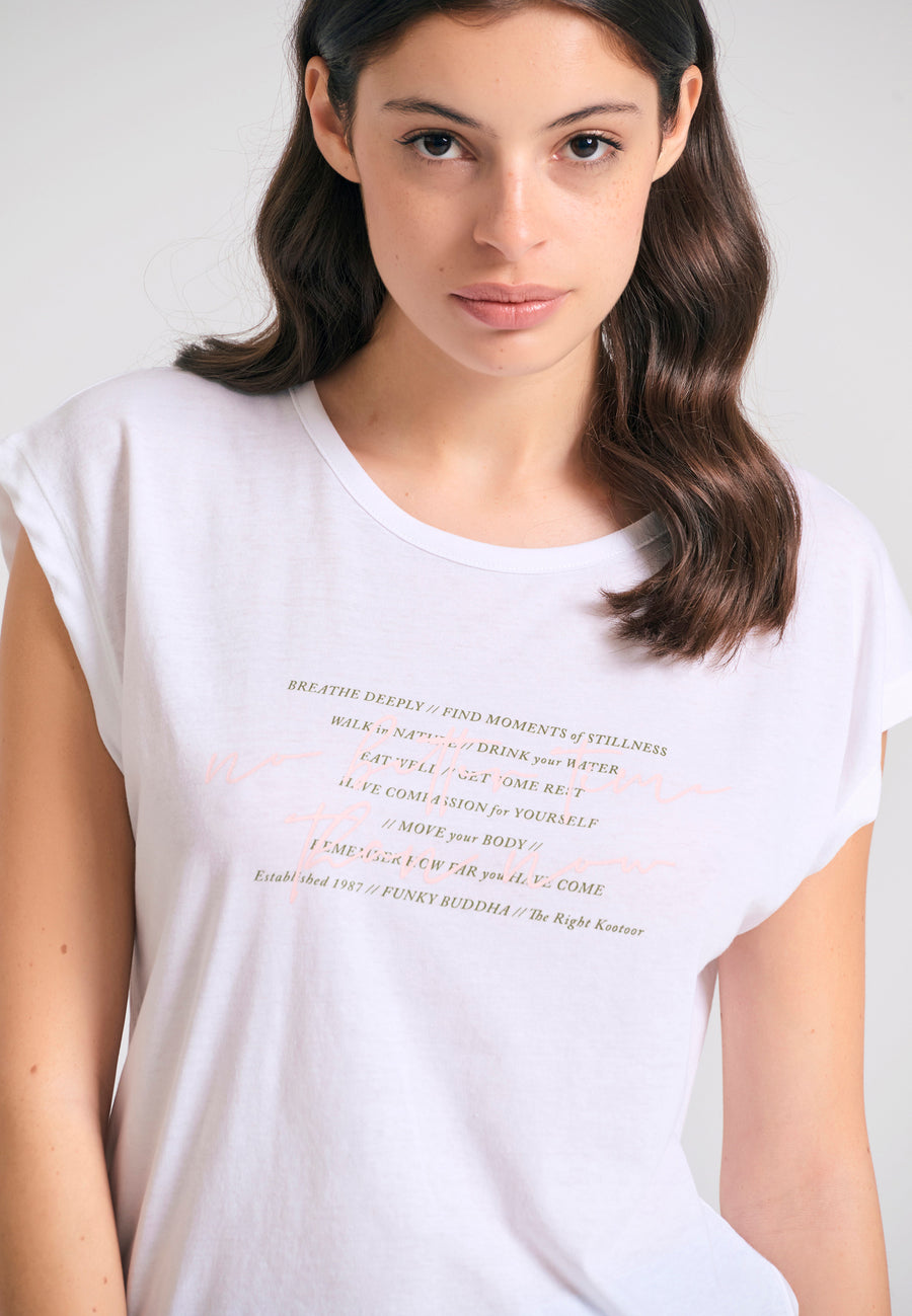 Tricou de damă cu imprimeu artistic și spate deschis - Alb