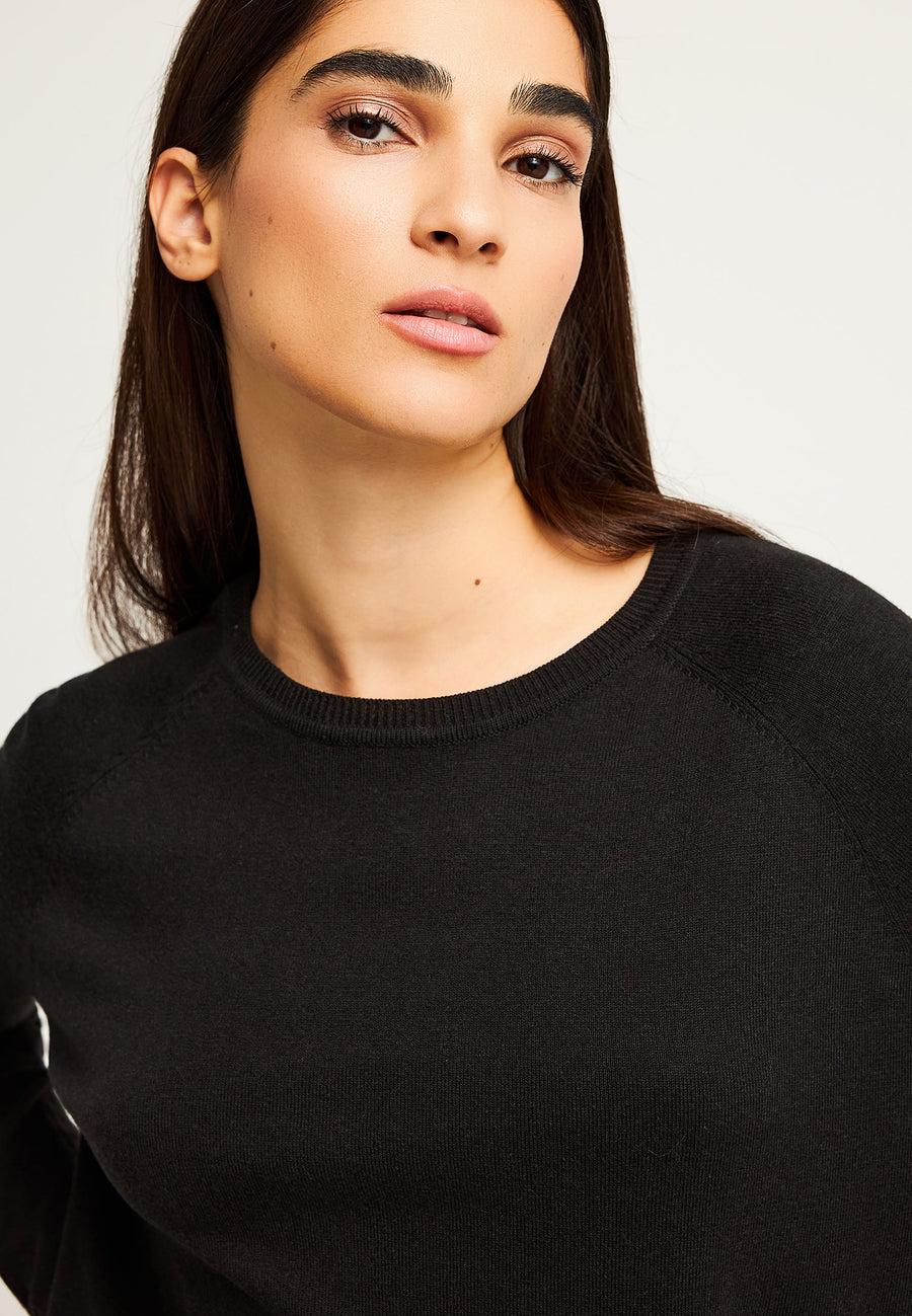 Tricotaje cu guler rotund pentru femei