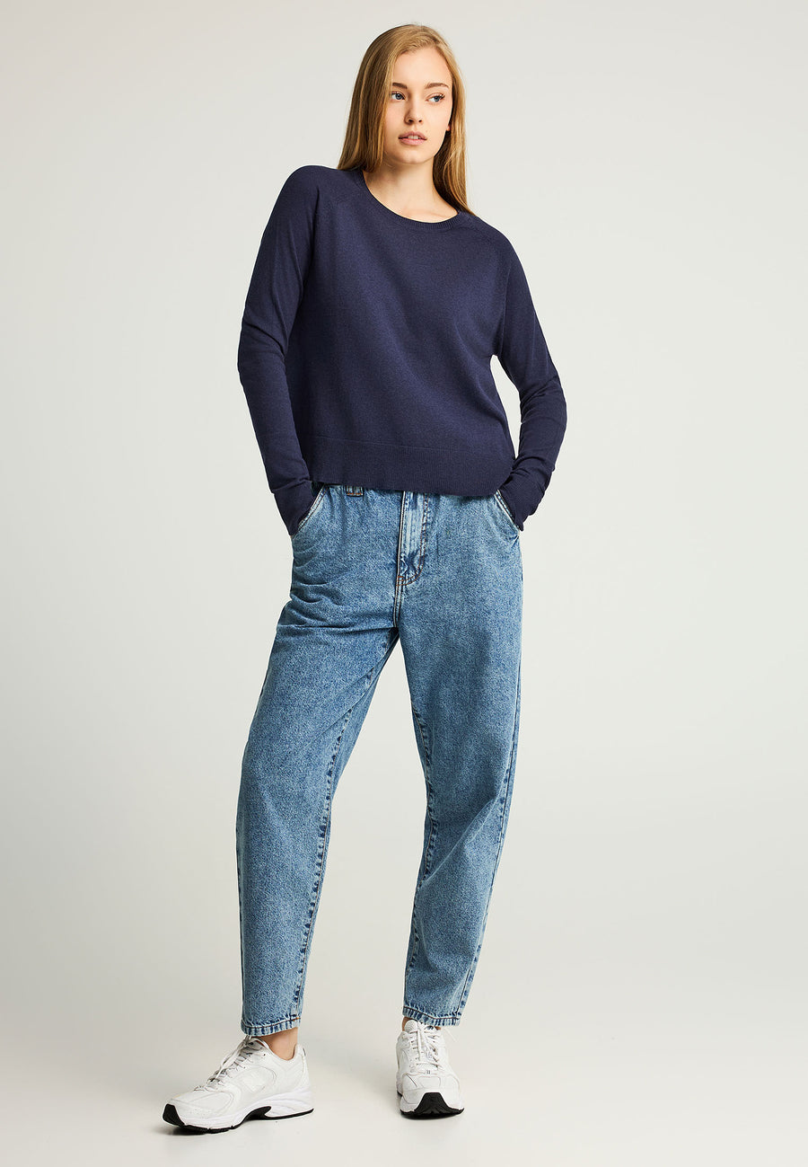 Tricotaje cu guler rotund pentru femei