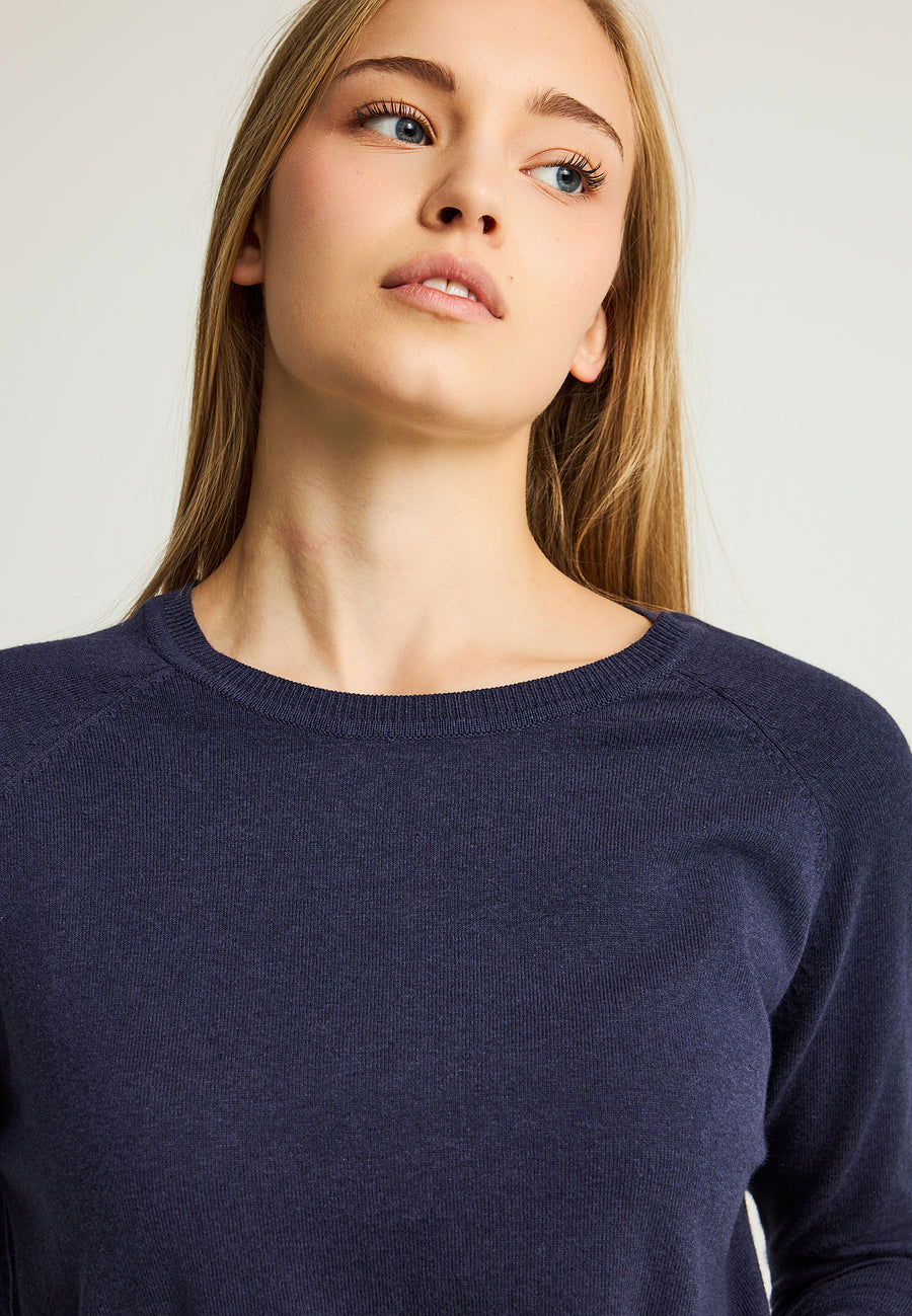 Tricotaje cu guler rotund pentru femei