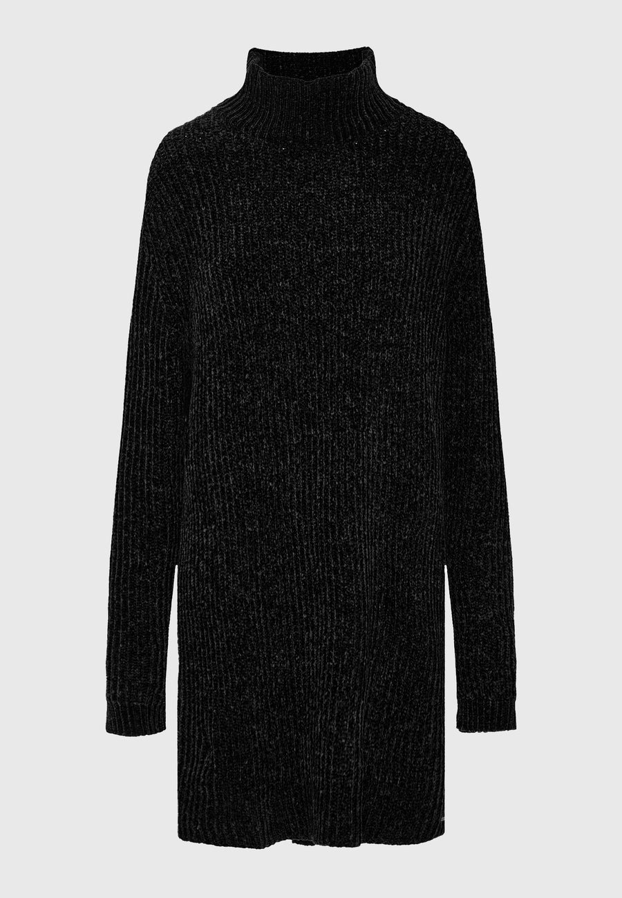 Rochie tricotată cu guler înalt